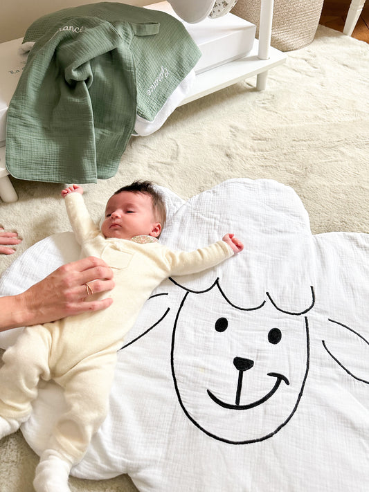 Tapis d’éveil Mouton – Douceur et éveil en toute sérénité 🐑✨