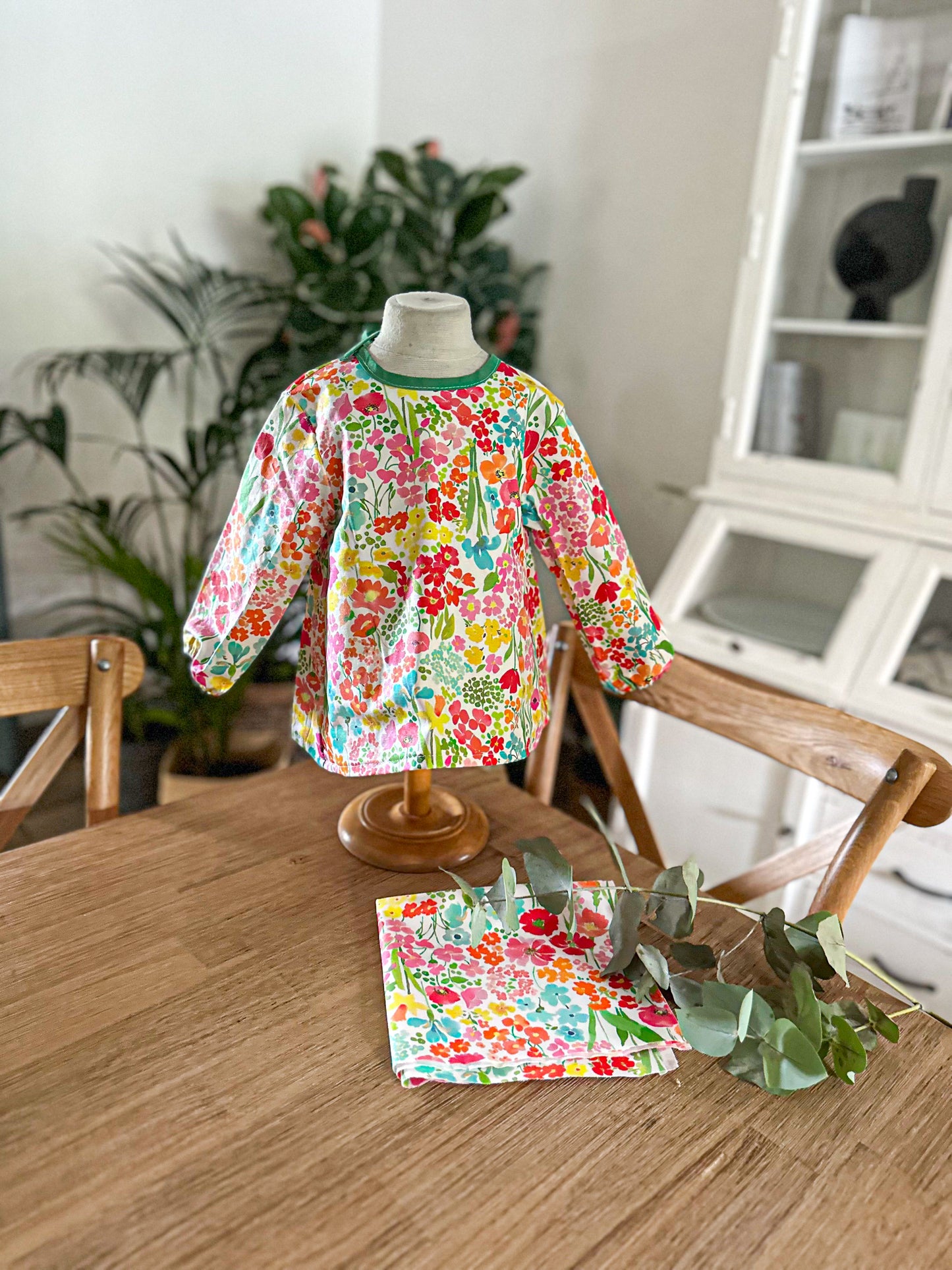 Bavoir imperméable – Protection stylée pour les repas animés 🍲💦