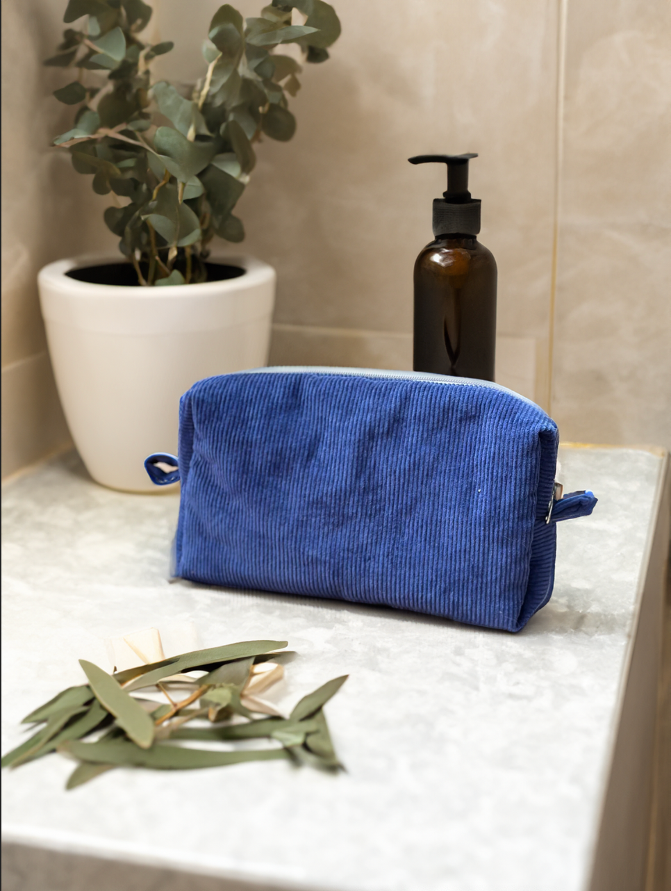 Trousse de toilette en Velours – L’accessoire pratique des petits et des grands 🎒🛁